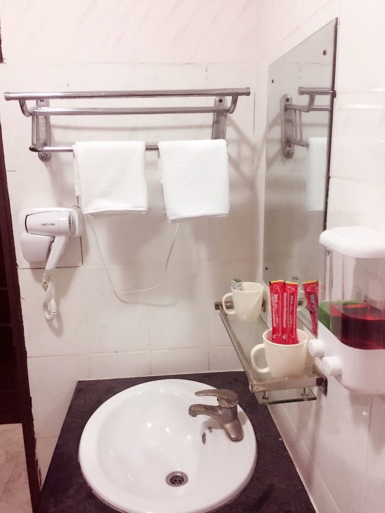 New Yuetan Hotel Dar es Salaam Bagian luar foto